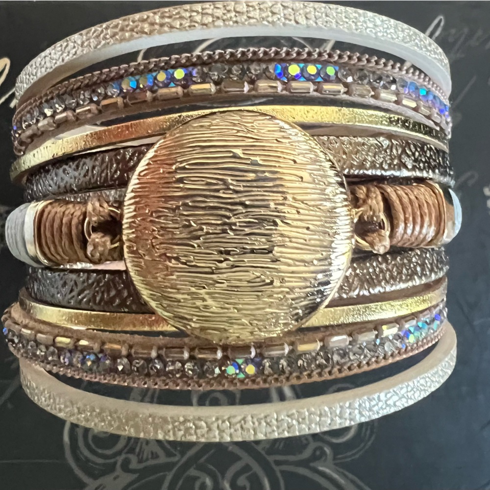 Elegant Gold and Brown Women's Saachi style Bracelet